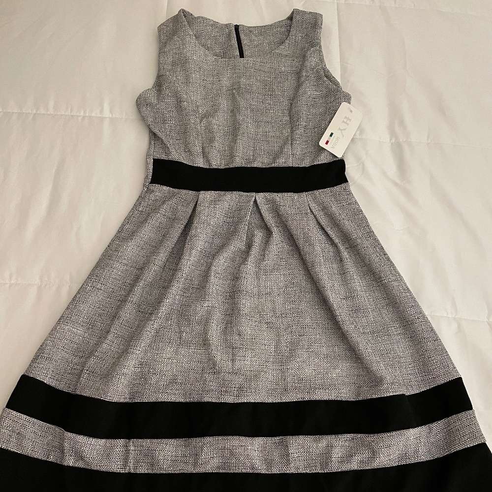 HY Moda Grey & Black Dress (Size Small)